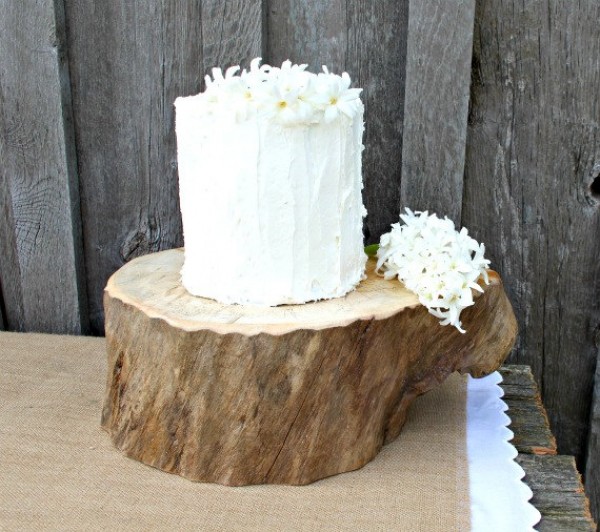 Reclaimed Wood Cake Stand image via Rustic Wedding Shop Etsy